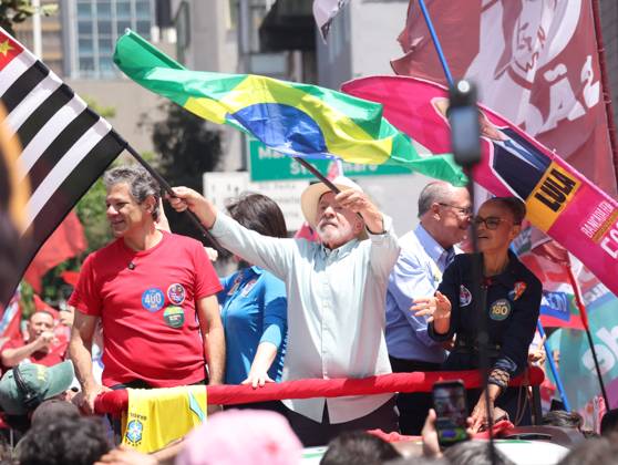 RECORD DATE NOT STATED Lula takes a walk along Paulista Avenue and continues along Augusta Street. Sao Paulo (SP), October 3, 2026 2026 Elections Lula President and candidate for re-election Luiz Inacio Lula da Silva (PT) participates in a walk on Paulista Avenue, in Sao Paulo, in the last campaign event before the first round of elections. The mobilization continues along Augusta Street towards Roosevelt Square. Lula is accompanied by allies, including Fernando Haddad, Geraldo Alckmin, Marina Silva, and Simone Tebet.(Foto: Leco Viana Thenews2 imago images) Lula takes a walk along Paulista Avenue and continues along Augusta Street. Copyright: xLecoxVianax