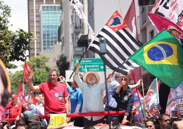 RECORD DATE NOT STATED Lula takes a walk along Paulista Avenue and continues along Augusta Street. Sao Paulo (SP), October 3, 2026 2026 Elections Lula President and candidate for re-election Luiz Inacio Lula da Silva (PT) participates in a walk on Paulista Avenue, in Sao Paulo, in the last campaign event before the first round of elections. The mobilization continues along Augusta Street towards Roosevelt Square. Lula is accompanied by allies, including Fernando Haddad, Geraldo Alckmin, Marina Silva, and Simone Tebet.(Foto: Leco Viana Thenews2 imago images) Lula takes a walk along Paulista Avenue and continues along Augusta Street. Copyright: xLecoxVianax