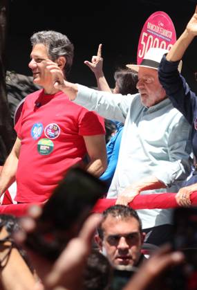 RECORD DATE NOT STATED Lula takes a walk along Paulista Avenue and continues along Augusta Street. Sao Paulo (SP), October 3, 2026 2026 Elections Lula President and candidate for re-election Luiz Inacio Lula da Silva (PT) participates in a walk on Paulista Avenue, in Sao Paulo, in the last campaign event before the first round of elections. The mobilization continues along Augusta Street towards Roosevelt Square. Lula is accompanied by allies, including Fernando Haddad, Geraldo Alckmin, Marina Silva, and Simone Tebet.(Foto: Leco Viana Thenews2 imago images) Lula takes a walk along Paulista Avenue and continues along Augusta Street. Copyright: xLecoxVianax