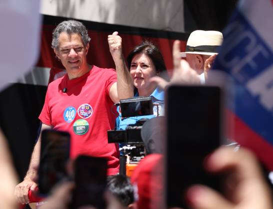 RECORD DATE NOT STATED Lula takes a walk along Paulista Avenue and continues along Augusta Street. Sao Paulo (SP), October 3, 2026 2026 Elections Lula President and candidate for re-election Luiz Inacio Lula da Silva (PT) participates in a walk on Paulista Avenue, in Sao Paulo, in the last campaign event before the first round of elections. The mobilization continues along Augusta Street towards Roosevelt Square. Lula is accompanied by allies, including Fernando Haddad, Geraldo Alckmin, Marina Silva, and Simone Tebet.(Foto: Leco Viana Thenews2 imago images) Lula takes a walk along Paulista Avenue and continues along Augusta Street. Copyright: xLecoxVianax