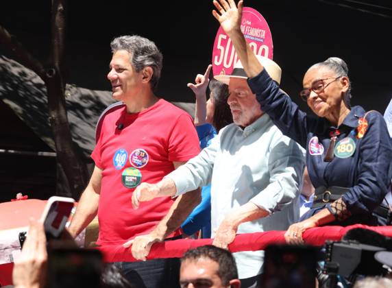 RECORD DATE NOT STATED Lula takes a walk along Paulista Avenue and continues along Augusta Street. Sao Paulo (SP), October 3, 2026 2026 Elections Lula President and candidate for re-election Luiz Inacio Lula da Silva (PT) participates in a walk on Paulista Avenue, in Sao Paulo, in the last campaign event before the first round of elections. The mobilization continues along Augusta Street towards Roosevelt Square. Lula is accompanied by allies, including Fernando Haddad, Geraldo Alckmin, Marina Silva, and Simone Tebet.(Foto: Leco Viana Thenews2 imago images) Lula takes a walk along Paulista Avenue and continues along Augusta Street. Copyright: xLecoxVianax