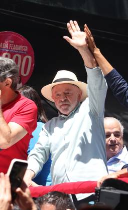 RECORD DATE NOT STATED Lula takes a walk along Paulista Avenue and continues along Augusta Street. Sao Paulo (SP), October 3, 2026 2026 Elections Lula President and candidate for re-election Luiz Inacio Lula da Silva (PT) participates in a walk on Paulista Avenue, in Sao Paulo, in the last campaign event before the first round of elections. The mobilization continues along Augusta Street towards Roosevelt Square. Lula is accompanied by allies, including Fernando Haddad, Geraldo Alckmin, Marina Silva, and Simone Tebet.(Foto: Leco Viana Thenews2 imago images) Lula takes a walk along Paulista Avenue and continues along Augusta Street. Copyright: xLecoxVianax