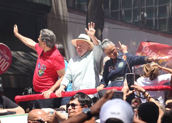 RECORD DATE NOT STATED Lula takes a walk along Paulista Avenue and continues along Augusta Street. Sao Paulo (SP), October 3, 2026 2026 Elections Lula President and candidate for re-election Luiz Inacio Lula da Silva (PT) participates in a walk on Paulista Avenue, in Sao Paulo, in the last campaign event before the first round of elections. The mobilization continues along Augusta Street towards Roosevelt Square. Lula is accompanied by allies, including Fernando Haddad, Geraldo Alckmin, Marina Silva, and Simone Tebet.(Foto: Leco Viana Thenews2 imago images) Lula takes a walk along Paulista Avenue and continues along Augusta Street. Copyright: xLecoxVianax