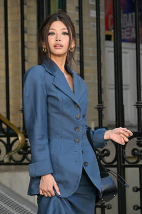 PFW Vivienne Westwood Outside Arrivals Guest arriving at the Vivienne Westwood show during Paris Fashion Week, in Paris, France on 3 October 2026. Photo by Julien Reynaud APS-Medias ABACAPRESS.COM Paris France Copyright: xReynaudxJulien APS-Medias ABACAx