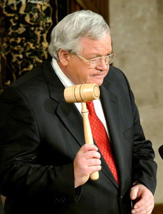 **FILE PHOTO** Dennis Hastert Has Passed Away. The Speaker of the United States House of Representatives J. Dennis Hastert (Republican of Illinois) presides prior to the arrival of US President George W. Bush who will deliver his annual State of the Union Address to a Joint Session of the US Congress in the US Capitol in Washington, D.C. on January 31, 2006. Copyright: xRonxSachsx xCNPx xMediaPunchx