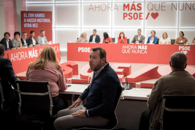 Sánchez Chairs the Meeting of the PSOE’s Federal Executive Committee The Minister of Transportation and Sustainable Mobility, Óscar Puente, during the meeting of the PSOE’s Federal Executive Committee (CEF) at the PSOE headquarters in Ferraz on October 5, 2026, in Madrid, Spain. Sánchez announced today that he is dissolving Parliament and calling for general elections on November 29. OCTOBER 5, 2026 Diego Radamé Madrid, Madrid, Spain Copyright: xDiegoxRadamà sx 7822974