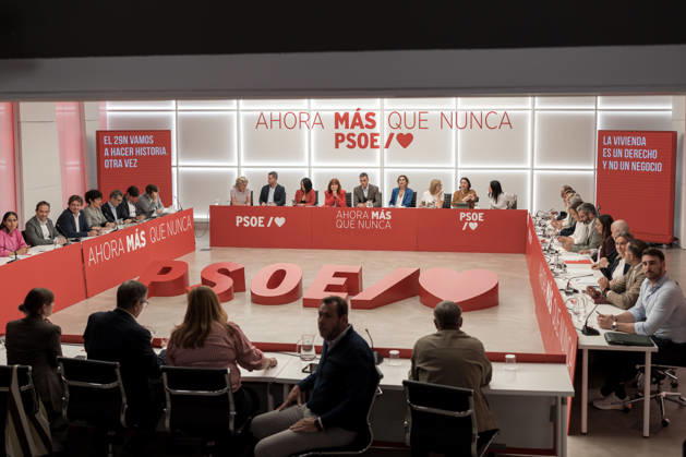 Sánchez Chairs the Meeting of the PSOE’s Federal Executive Committee The Prime Minister and Secretary-General of the PSOE, Pedro Sánchez, chairs the meeting of the PSOE’s Federal Executive Committee (CEF) at the PSOE headquarters in Ferraz on October 5, 2026, in Madrid, Spain. Sánchez announced today that he is dissolving Parliament and calling a general election for November 29. OCTOBER 5, 2026 Diego Radamé Madrid, Madrid, Spain Copyright: xDiegoxRadamà sx 7822966