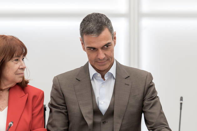 Sánchez Chairs the Meeting of the PSOE’s Federal Executive Committee. PSOE President Cristina Narbona, and Prime Minister and PSOE Secretary-General Pedro Sánchez, during the meeting of the PSOE’s Federal Executive Committee (CEF) at the PSOE headquarters in Ferraz on October 5, 2026, in Madrid, Spain. Sánchez announced today that he is dissolving Parliament and calling a general election for November 29. OCTOBER 5, 2026 Diego Radamé Madrid, Madrid, Spain Copyright: xDiegoxRadamà sx 7822997