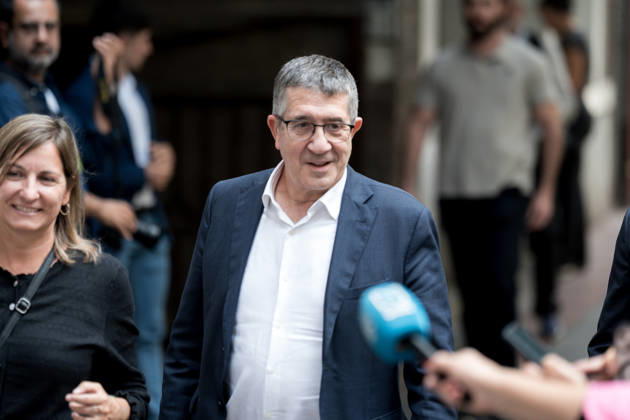 Sánchez Chairs the Meeting of the PSOE’s Federal Executive Committee PSOE Spokesperson in Congress, Patxi López, upon his arrival at the meeting of the PSOE’s Federal Executive Committee (CEF) at the PSOE headquarters in Ferraz on October 5, 2026, in Madrid, Spain. Sánchez announced today that he is dissolving Parliament and calling a general election for November 29. OCTOBER 5, 2026 Diego Radamé Madrid, Madrid, Spain Copyright: xDiegoxRadamà sx 7823006