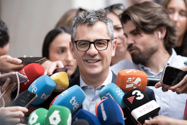 Sánchez Chairs the Meeting of the PSOE’s Federal Executive Committee Félix Bolanos, Minister of the Presidency, Justice, and Relations with Parliament, speaks to the media upon his arrival at the meeting of the PSOE’s Federal Executive Committee (CEF), at the PSOE headquarters in Ferraz, on October 5, 2026, in Madrid, Spain. Sánchez announced today that he is dissolving Parliament and calling for general elections to be held on November 29. OCTOBER 5, 2026 Diego Radamé Madrid, Madrid, Spain Copyright: xDiegoxRadamà sx 7823007
