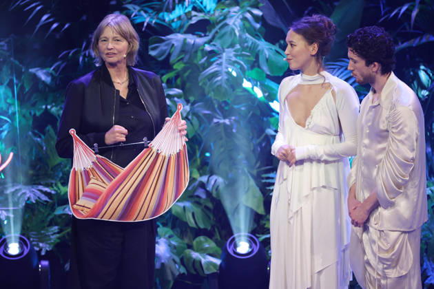 FIRST STEPS 2026 Hosts Malaya, Maximilian, and Michael Ballhaus; Bella Halben’s Award Acceptance Speech; Award Presentation on Stage at the FIRST STEPS 2026 Ceremony at the Theater des Westens in Berlin Copyright: xEventpressxFuhrx