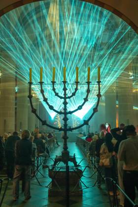 Essen Light Festival, downtown, Licht Segen Lumen Cantus, a laser show synchronized to music at Essen Cathedral, by lighting designer Manfred Olma, accompanied by live organ music, North Rhine-Westphalia, Germany, Essen Light Festival