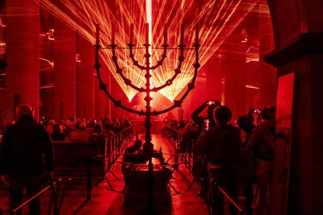 Essen Light Festival, downtown, Licht Segen Lumen Cantus, a laser show synchronized to music at Essen Cathedral, by lighting designer Manfred Olma, accompanied by live organ music, North Rhine-Westphalia, Germany, Essen Light Festival