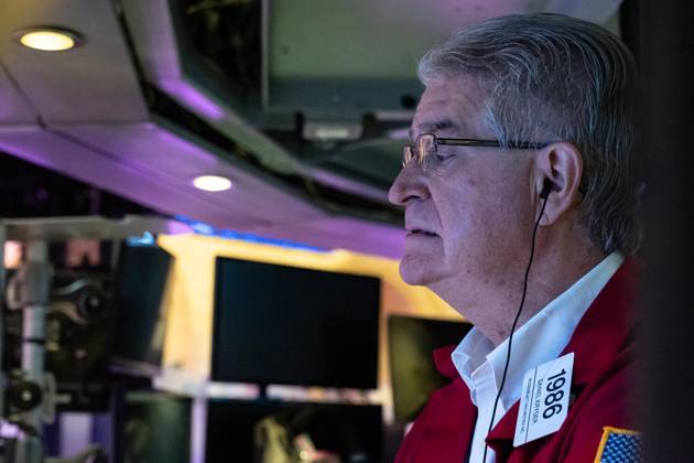 October 5, 2026, New York, New York, USA: A trader works on the trading floor of the New York Stock Exchange (NYSE) in New York, NY on October 5, 2026. New York USA - ZUMAr339 20261005_znp_r339_011 Copyright: xLevxRadinx