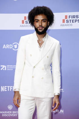 Lamin Leroy Gibba at the 27th First Steps Awards ceremony in 2026 at the Theater des Westens in Berlin, October 5, 2026 Foto:xN.xKubelkax xFuturexImagex first_steps_6195