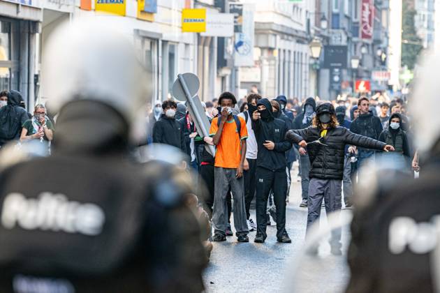 Youths confront riot police as students gather outside several schools in Liege during a protest against education reforms and budget cuts, on Tuesday 6 October 2026. Yesterday police arrested 16 people after the protests turned violent. The protests in French-speaking Belgium have been ongoing for months, following a series of reforms and budget cuts introduced by the French Community Government.  JONASxROOSENS 188939255
