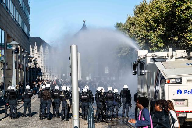 Riot police deploys a water cannon as students gather outside several schools in Liege during a protest against education reforms and budget cuts, on Tuesday 6 October 2026. Yesterday police arrested 16 people after the protests turned violent. The protests in French-speaking Belgium have been ongoing for months, following a series of reforms and budget cuts introduced by the French Community Government.  JONASxROOSENS 188939268