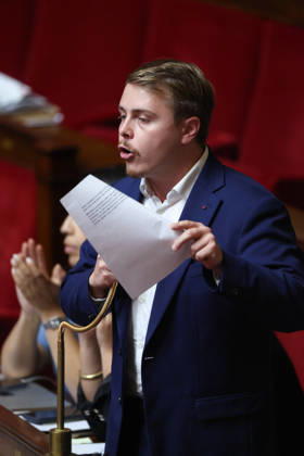 AssembleÌe Nationale - QAG du 6 octobre 2026 Louis Boyard Sà ance des Questions d Actualità s au Gouvernement à l AssembleÌe Nationale à Paris, le 6 octobre 2026. Current Affairs Question Period with the Government at the National Assembly in Paris, October 6, 2026. Copyright: xFabricexChasseryx