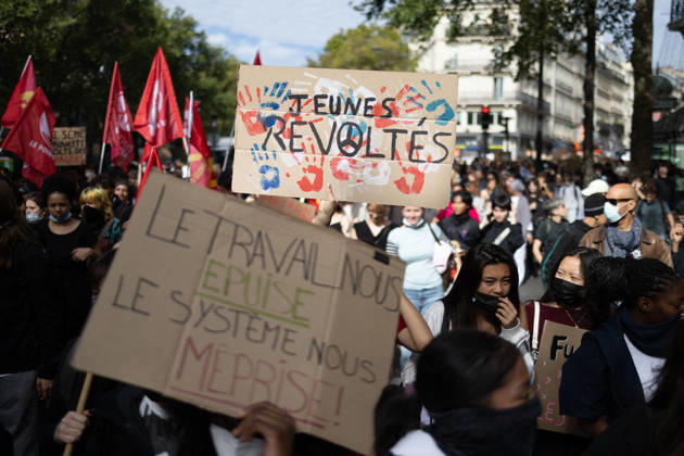 Student Demonstration - Paris RL Protesters hold signs as they take part in a demonstration as part of a nationwide day of actions called by high-school students, joined by unions and teachers, who for days have been demanding better learning conditions in protests punctuated by violent confrontations in Paris on October 6, 2026. Photo by Raphael Lafargue ABACAPRESS.COM Paris France Copyright: xLafarguexRaphael ABACAx