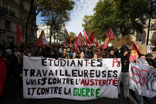 Student Demonstration - Paris RL Protesters hold signs as they take part in a demonstration as part of a nationwide day of actions called by high-school students, joined by unions and teachers, who for days have been demanding better learning conditions in protests punctuated by violent confrontations in Paris on October 6, 2026. Photo by Raphael Lafargue ABACAPRESS.COM Paris France Copyright: xLafarguexRaphael ABACAx