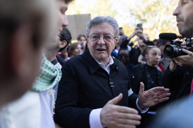 Student Demonstration - Paris RL President of La France Insoumise LFI Jean Luc Melenchon takes part in a demonstration as part of a nationwide day of actions called by high-school students, joined by unions and teachers, who for days have been demanding better learning conditions in protests punctuated by violent confrontations in Paris on October 6, 2026. Photo by Raphael Lafargue ABACAPRESS.COM Paris France Copyright: xLafarguexRaphael ABACAx