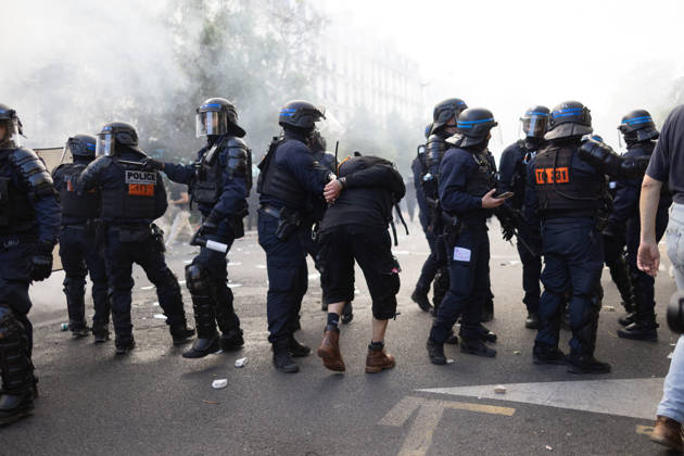 Student Demonstration - Paris RL Police forces arrest a protester. Police forces and protesters clashes on the place de la nation on the sidelines of the students protest against the current state of public education, once again, on October 6, 2026, in Paris, France. They demand more resources for the national education system, and raise against the far right party - le Rassemblement National. Photo by Raphael Lafargue ABACAPRESS.COM Paris France Copyright: xLafarguexRaphael ABACAx