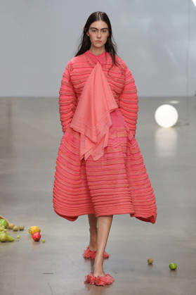 PFW - CFCL Runway A model walks the runway during the CFCL Ready to Wear Fall Winter 2026-2027 fashion show as part of Paris Fashion Week on March 10, 2026 in Paris, France. Photo by Alain-Gil Gonzalez ABACAPRESS.COM Paris France  Copyright: xGonzalezxAlain-Gil ABACAx