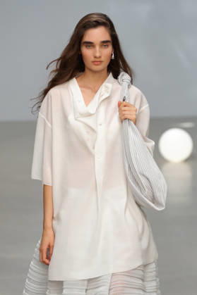 PFW - CFCL Runway A model walks the runway during the CFCL Ready to Wear Fall Winter 2026-2027 fashion show as part of Paris Fashion Week on March 10, 2026 in Paris, France. Photo by Alain-Gil Gonzalez ABACAPRESS.COM Paris France  Copyright: xGonzalezxAlain-Gil ABACAx