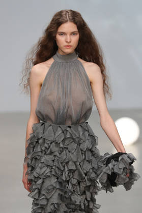 PFW - CFCL Runway A model walks the runway during the CFCL Ready to Wear Fall Winter 2026-2027 fashion show as part of Paris Fashion Week on March 10, 2026 in Paris, France. Photo by Alain-Gil Gonzalez ABACAPRESS.COM Paris France  Copyright: xGonzalezxAlain-Gil ABACAx