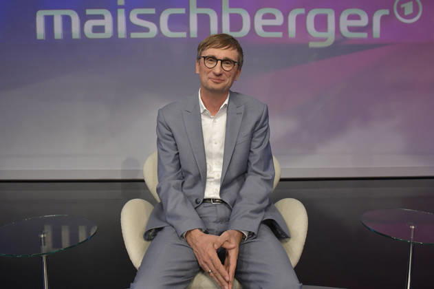Sönke Neitzel on the ARD talk show *maischberger* at the studio in Berlin-Adlershof, Berlin, October 6, 2026 Foto:xM.xBehrensx xFuturexImagex maischberger0610_6028