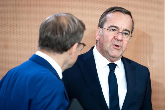 61st Meeting of the Federal Cabinet – Latest News, October 7, 2026, Berlin, Boris Pistorius, Federal Minister of Defense, in conversation with Dr. Johann David Wadephul, Federal Minister of Foreign Affairs, ahead of the Cabinet meeting; Federal Cabinet meeting at the Federal Chancellery in Berlin, Berlin, Germany