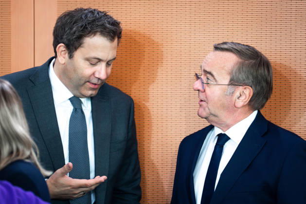 61st Meeting of the Federal Cabinet – Latest News, October 7, 2026, Berlin, Lars Klingbeil, Federal Minister of Finance and Vice Chancellor, in conversation with Boris Pistorius, Federal Minister of Defense, ahead of the Cabinet meeting; Federal Cabinet meeting at the Federal Chancellery in Berlin, Berlin, Germany