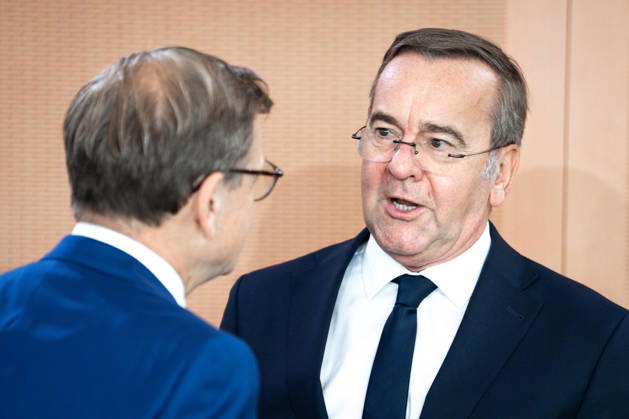 61st Meeting of the Federal Cabinet – Latest News, October 7, 2026, Berlin, Boris Pistorius, Federal Minister of Defense, in conversation with Dr. Johann David Wadephul, Federal Minister of Foreign Affairs, ahead of the Cabinet meeting; Federal Cabinet meeting at the Federal Chancellery in Berlin, Berlin, Germany