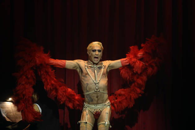 Mario Vaquerizo Presents the Musical *Cabaret* in Madrid Mario Vaquerizo during the press preview of the musical *Cabaret* at Espacio Delicias on October 7, 2026, in Madrid, Spain. The artist will take on this iconic role starting October 9 at an even more immersive venue. CELEBRITIES MUSIC CABARET MUSICAL Madrid Madrid Spain  Copyright: xJosexVelascox 7826079