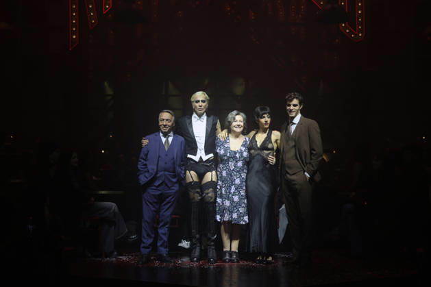 Mario Vaquerizo Presents the Musical *Cabaret* in Madrid Tony River, Mario Vaquerizo, Patricia Clark, Laia Prats, and José Pastor during the press preview of the musical *Cabaret* at Espacio Delicias on October 7, 2026, in Madrid, Spain. The artist will take on this iconic role starting October 9 at an even more immersive venue. CELEBRITIES MUSIC CABARET MUSICAL Madrid Madrid Spain  Copyright: xJosexVelascox 7826191