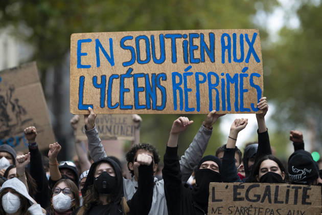 Students Demonstration outside Science Po Paris Students on Boulevard Saint Germain during a demonstration outside Science Po in Paris, France on October 7 2026 in support of high school students. Photo by Eliot Blondet ABACAPRESS.COM Paris France  Copyright: xBlondetxEliot ABACAx