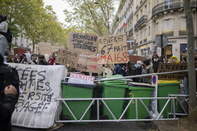 Students Demonstration outside Science Po Paris Students on Boulevard Saint Germain during a demonstration outside Science Po in Paris, France on October 7 2026 in support of high school students. Photo by Eliot Blondet ABACAPRESS.COM Paris France  Copyright: xBlondetxEliot ABACAx
