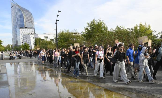 Liege Students Protest Against Austerity Measures 07 10 2026 LIEGE, BELGIUM Students protesting against the austerity measures introduced by the Wallonia-Brussels Federation (FWB) government are pictured in Liege, Belgium, on October 7, 2026. ( Liege Belgium  Copyright: xPhilipxReynaersx