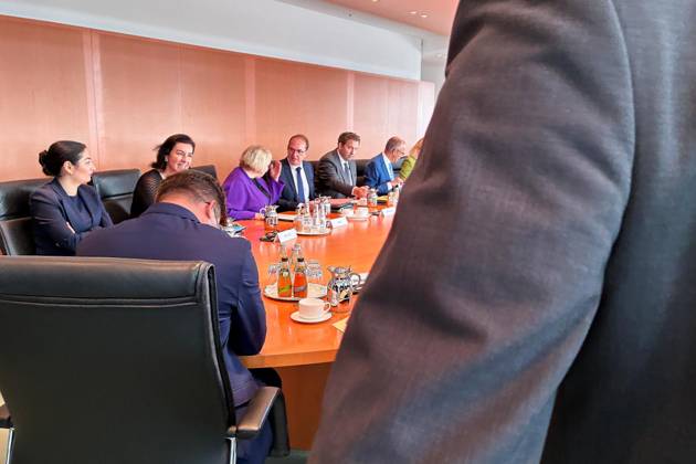 Berlin, Germany, October 7, 2026, Federal Chancellery, 61st Cabinet Meeting: Federal Chancellor Friedrich Merz (CDU) and his cabinet at the start of the meeting. A security guard stands in the foreground and pushes the photographers out of the room. Copyright: xdtsxNachrichtenagenturx dts_137495