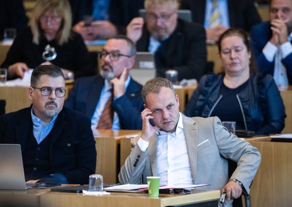8 THURINGIAN STATE PARLIAMENT 56TH PLENARY SESSION ** FOR EDITORIAL USE ONLY ** EDITORIAL USE ONLY ** Oct. 7, 2026, Erfurt, Thuringian State Parliament, 8th Legislative Term, 56th Plenary Session (photo): Jens Cotta (AfD), Daniel Haseloff (AfD), Germany, Thuringia, Erfurt. Copyright SaschaxFromm Copyright: SaschaxFromm doc87xel0clyrkdkoe7g26 ,EDITORIAL USE ONLY Copyright: SaschaxFromm