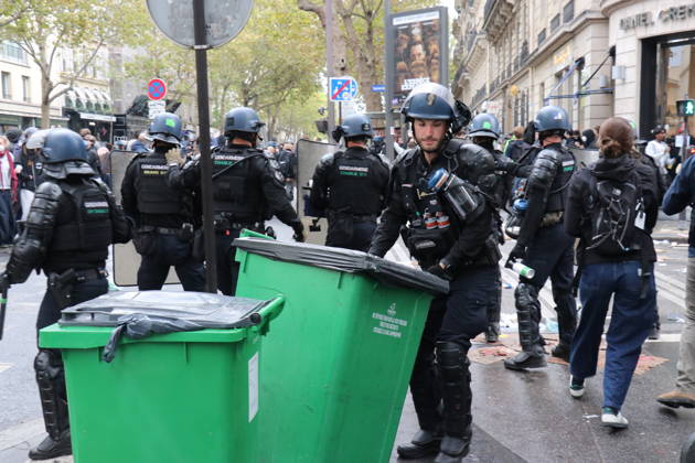 Student blockade near Sciences Po Paris PARIS, FRANCE - OCTOBER 7: A heavy police presence is deployed at the scene as students denounce conditions in the education system and express solidarity with mobilized high school students in Paris, France, on October 7, 2026. Students gather behind makeshift barricades made of trash bins and metal barriers near Sciences Po Paris as part of ongoing mobilization linked to the broader high school and university protest movement. Umit Donmez Anadolu Paris France. Editorial use only. Please get in touch for any other usage. Copyright: x2026xAnadoluxUmitxDonmezx