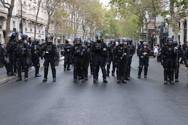 Student blockade near Sciences Po Paris PARIS, FRANCE - OCTOBER 7: A heavy police presence is deployed at the scene as students denounce conditions in the education system and express solidarity with mobilized high school students in Paris, France, on October 7, 2026. Students gather behind makeshift barricades made of trash bins and metal barriers near Sciences Po Paris as part of ongoing mobilization linked to the broader high school and university protest movement. Umit Donmez Anadolu Paris France. Editorial use only. Please get in touch for any other usage. Copyright: x2026xAnadoluxUmitxDonmezx
