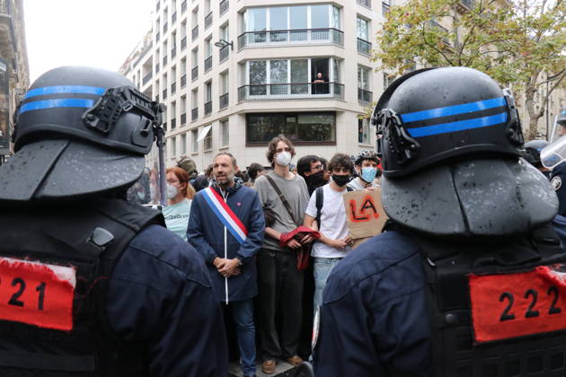 Student blockade near Sciences Po Paris PARIS, FRANCE - OCTOBER 7: French lawmaker Thomas Portes is seen near Sciences Po Paris as students stage a blockade in support of the wider mobilization over conditions in the education system in Paris, France, on October 7, 2026. Riot police are deployed in the area while demonstrators maintain barricades and gather in the street. Umit Donmez Anadolu Paris France. Editorial use only. Please get in touch for any other usage. Copyright: x2026xAnadoluxUmitxDonmezx