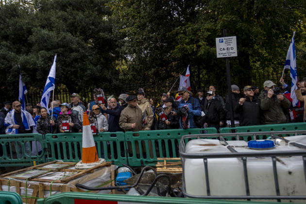 Pro-Israel Counter-Protest Disrupts Pro-Palestine Student March Russell Square, London, October 7, 2026 A pro-Palestine student march travelled from Lincoln™s Inn Fields towards Russell Square, where pro-Israel counter-protesters gathered with Israeli flags and placards. The counter-protest disrupted the student demonstration as police maintained a presence and kept the two groups separated., Credit:Zak Irfan Avalon Copyright: xZakxIrfanx xAvalonx 1141227604