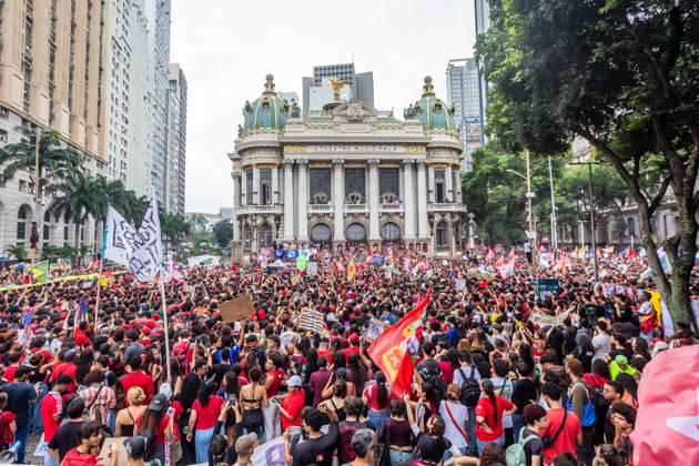 October 7, 2026: Rio de Janeiro, Brazil. October 7, 2026. March for Democracy: Students gather to protest the rise of the far right and march through the city center (Cinelo¢ndia) in support of President Lula s candidacy. Photo: . - ZUMAl255 20261007_zip_l255_006 Copyright: xEllanxLustosax
