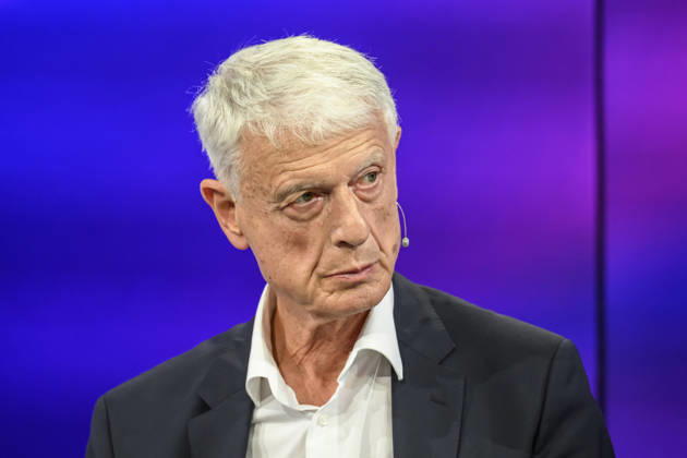 Pictured, from left: Werner Sonne, journalist and author, GER, Berlin, studio, guest on Maischberger, political talk show, TV, program, with host Sandra Maischberger, Das Erste, from Adlershof, Am Studio 20, October 7, 2026, Copyright: HMBxMedia UwexKoch