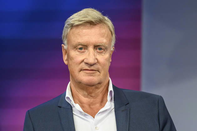Pictured, from left: Ole von Beust, CDU, former First Mayor of Hamburg, GER, Berlin, studio, guest on Maischberger, political talk show, TV, program, with host Sandra Maischberger, Das Erste, from Adlershof Am Studio 20, October 7, 2026, Copyright: HMBxMedia UwexKoch