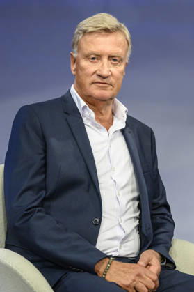 Pictured, from left: Ole von Beust, CDU, former First Mayor of Hamburg, GER, Berlin, studio, guest on Maischberger, political talk show, TV, program, with host Sandra Maischberger, Das Erste, from Adlershof, Am Studio 20, October 7, 2026, Copyright: HMBxMedia UwexKoch