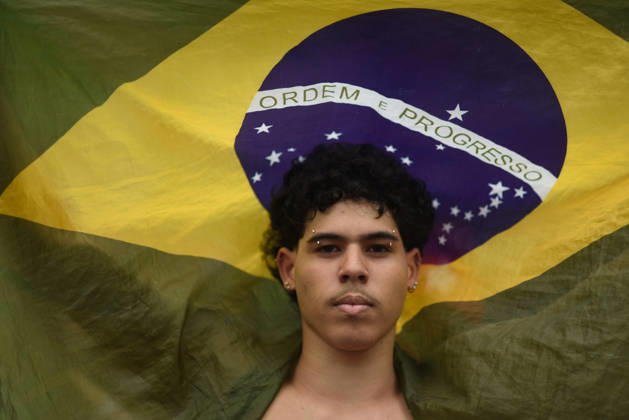 Thousands of demonstrators gathered in downtown Rio de Janeiro RIO DE JANEIRO, BRAZIL - OCTOBER 7: Thousands of demonstrators gathered in downtown in support of presidential candidate Luiz Inacio Lula da Silva (PT) ahead of the second round of Brazil’s presidential election in Rio de Janeiro on October 7, 2026. The demonstration, organized under the name Youth on the Streets for Democracy, began at Candelaria and continued with a march toward Cinelandia. Students gathered at noon for an event organized by the Rio de Janeiro State Students’ Union (UEE-RJ) as a peaceful demonstration in defense of democracy, student rights, education and equality. Fabio Teixeira Anadolu Rio de Janeiro Brazil. Editorial use only. Please get in touch for an  Copyright: x2026xAnadoluxFabioxTeixeirax