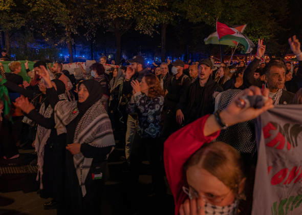 October 7, 2026, Berlin, Germany: Hundereds of pro-palestinian protesters gather in Berlin, Germany, on October 7, 2026. This marks the three-year anniversary of the Hamas led border attacks in Southern Israel. Germany  - ZUMAj167 20261007_zip_j167_034 Copyright: xSvetxJacquelinex